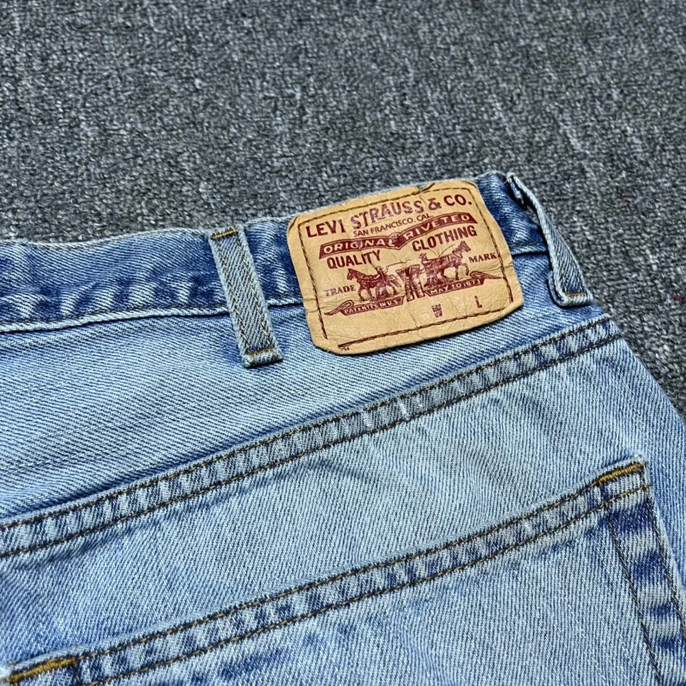Levi's Relaxed Fit Jeans 38x30 Light  Blue Denim Distressed Straight‎ 90CCCAN1